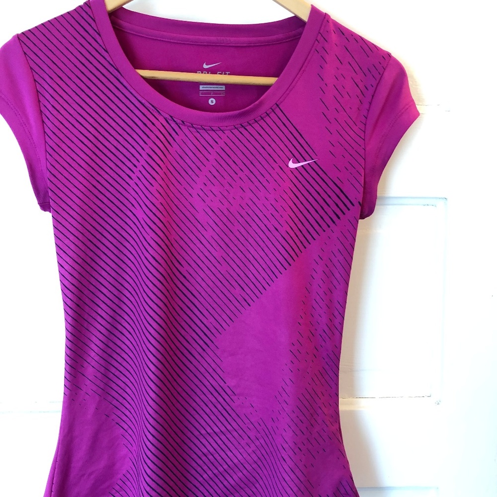 Nike Dry Legend Crew T-Shirt - Court Small